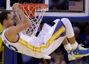 开云棋牌平台-跨越时空的逆转，从骑士翻盘公牛到保罗欧冠半决赛的传奇接管