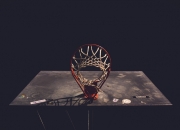 开云棋牌平台-冰与火的碰撞，吉林队强势晋级，德罗赞主宰比赛走向