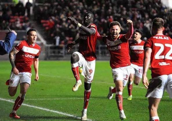 阿斯顿维拉主场惨败，沃特福德客场逆转富勒姆，反超领先的简单介绍