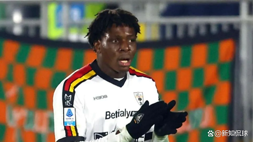 丹麦足球新星获得国家队首秀，表现抢眼