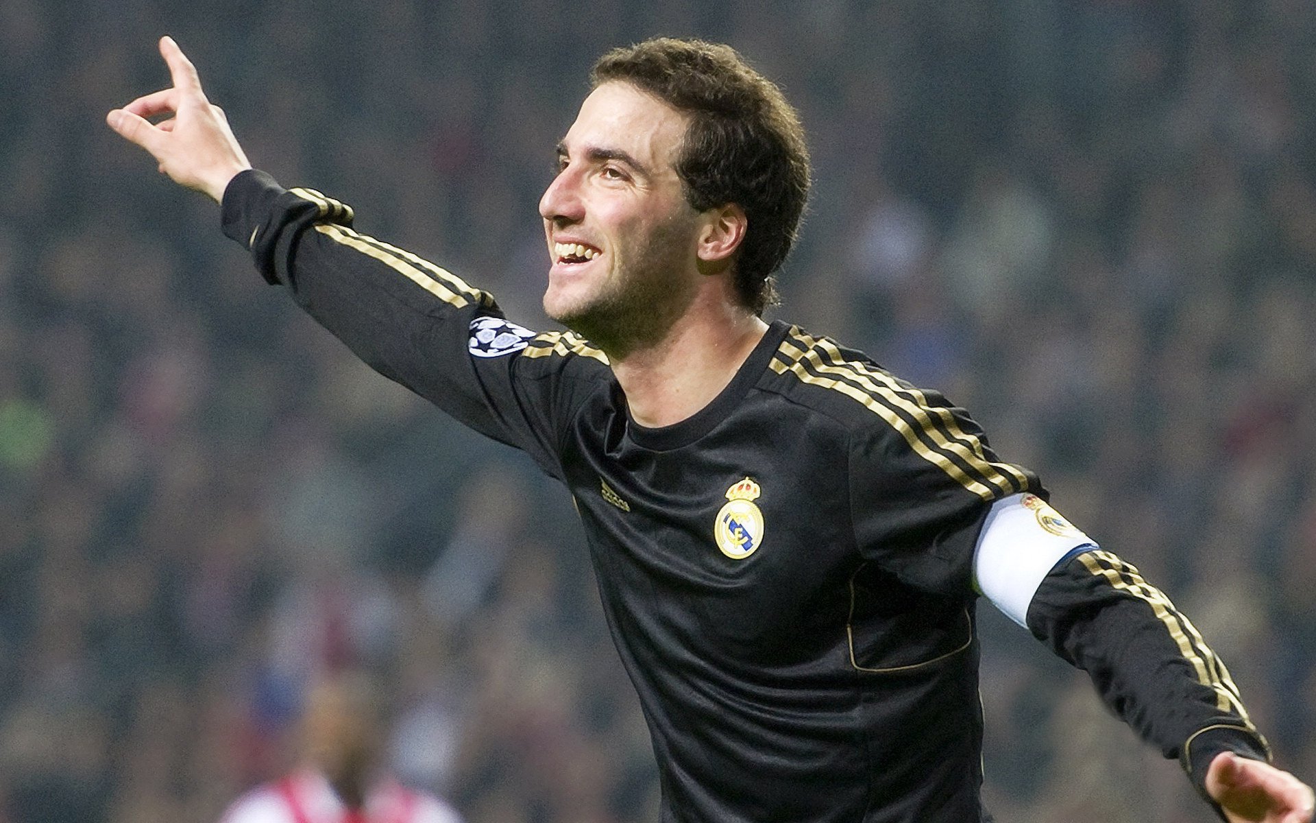 孤鹰穿云裂雷霆，英格拉姆一剑封喉定乾坤